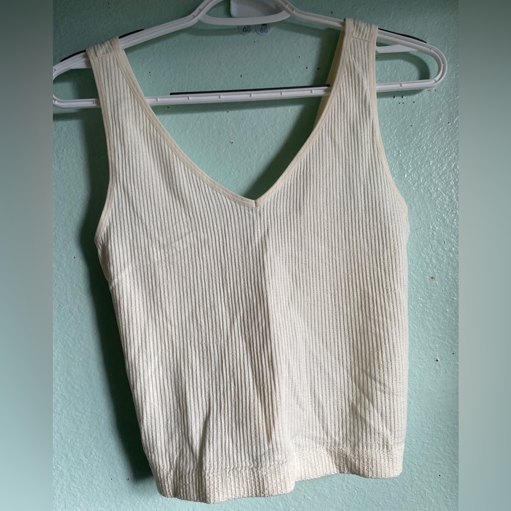 Old Navy ribbed tank top. Size l. Nwt